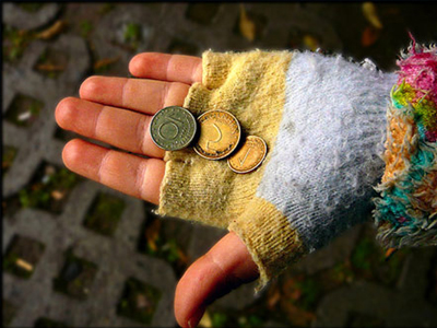 Χείρα βοηθείας στους άπορους