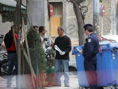 Φάρσα το τηλεφώνημα για βόμβα στο Κολωνάκι