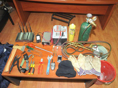 Σπείρα μεσήλικων διέπραττε ληστείες με τη μέθοδο του ριφιφί