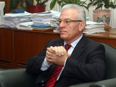 Σύμφωνα με πληροφορίες «στη μέγγενη» και ο Σανιδάς