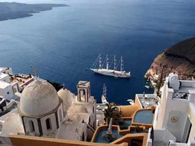 Διακινούσε χασίς σε Σαντορίνη και Πειραιά