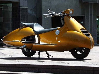 Μετά τα παπάκια έρχονται… τα σκούτερ!