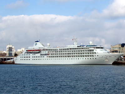 Κρουαζιερόπλοιο με ύποπτο κρούσμα στον Πειραιά