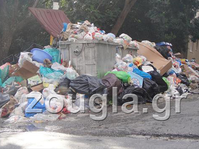 Η απεργία έληξε, τα σκουπίδια παραμένουν
