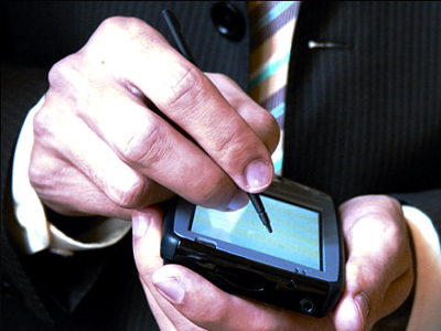 Δικογραφία για την απάτη με τα μηνύματα σε κινητά τηλέφωνα