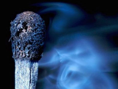 Ανήλικος «έπαιζε» με τη φωτιά στην Ομόνοια