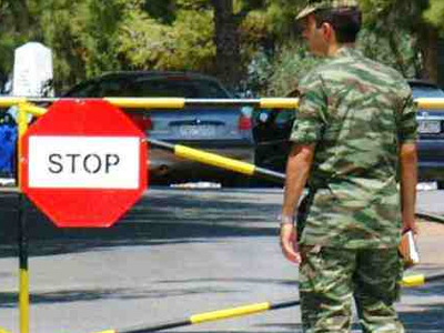 Πέταξε κροτίδα στο στρατόπεδο της Αλεξανδρούπολης