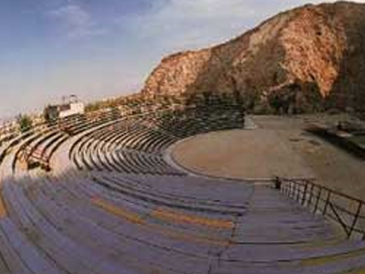 Η κρίση πρωταγωνιστεί σε θεατρική παράσταση του ΠΑΜΕ