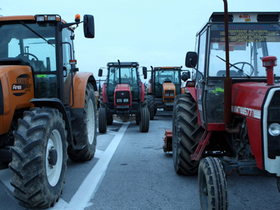 Έκλεισε και η εθνική οδός Πατρών-Κορίνθου