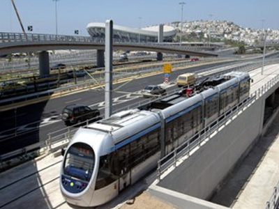 Βανδαλισμοί σε συρμούς του τραμ από ανήλικους