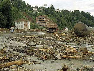 Πλημμύρες στην Τουρκία, αγνοείται πενταμελής οικογένεια