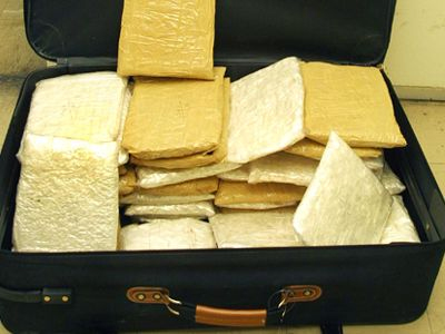 Μετέφερε 6 κιλά ηρωίνη στη βαλίτσα του