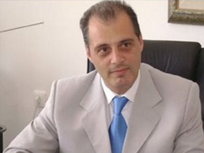 Εμπρηστική επίθεση στο βιβλιοπωλείο του Κυριάκου Βελόπουλου