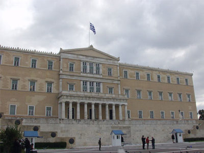 Έβριζε έξω απ’ την Ολομέλεια