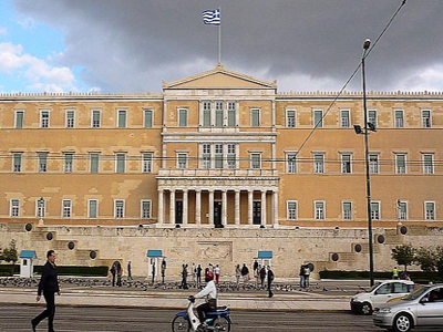 Βουλευτές με χιούμορ… αγοραίο