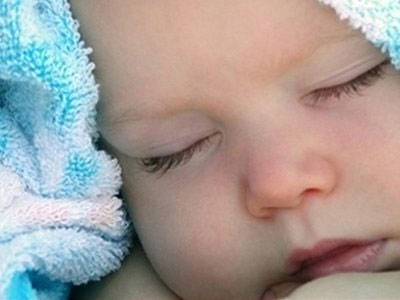 Εγκατέλειψαν το 9μηνών παιδί τους στο δρόμο