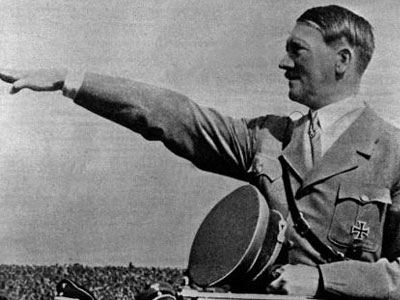 Ο Χίτλερ ακόμα προκαλεί…