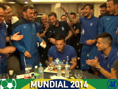 Η ξεχωριστή τούρτα στον Ανδρέα Σάμαρη