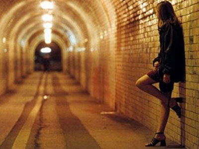 Ο αγοραίος έρωτας από την Ομόνοια πάει… παραλιακή