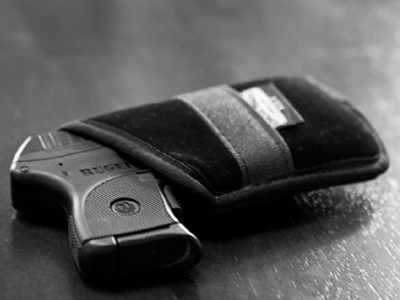 Κρήτη: Κυκλοφορούσε… κι οπλοφορούσε