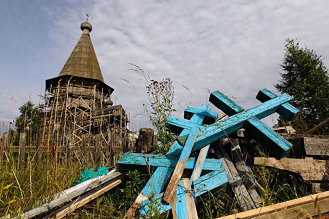 Εκκλησία της Μεσιτείας του αρχιτεκτονικού σύνολου των ξύλινων εκκλησιών XIII αιώνα στο χωριό Λιάντινι (Περιφέρεια Κάργκοπολ).  