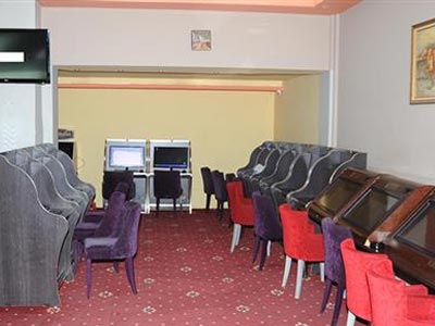 Χειροπέδες για «φρουτάκια» στην Κέρκυρα Χειροπέδες για «φρουτάκια» στην Κέρκυρα