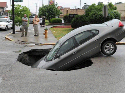 ΗΠΑ: Άνοιξε η γη και τους κατάπιε!