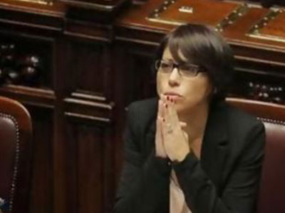 «Δεν παραβίασα το Σύνταγμα και δεν εμπλέκομαι σε σκάνδαλα»