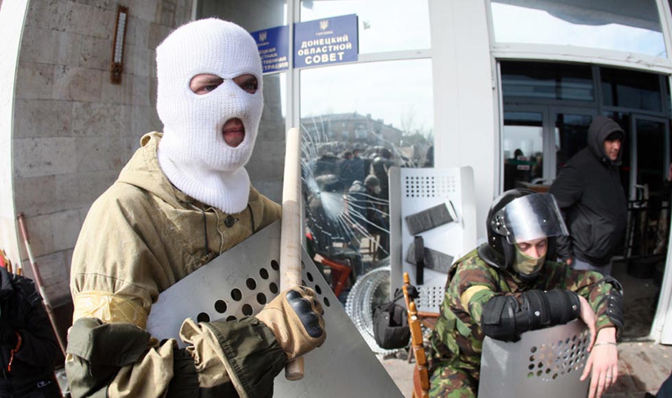 Εξαπλώνεται η φωτιά της Κριμαίας