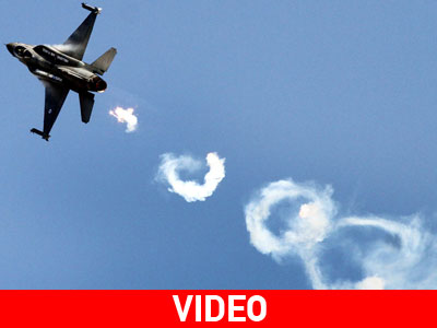 Εντυπωσιακή επίδειξη της Πολεμικής Αεροπορίας στη Ρόδο