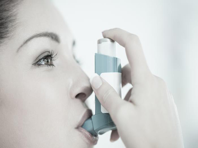 10 αιτίες που “ξυπνούν” το άσθμα