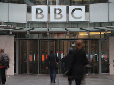 BBC: «Κόβει» 415 θέσεις εργασίας