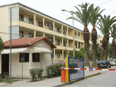 ΤΩΡΑ: Ηλικιωμένος έπεσε στο κενό στο Βενιζέλειο Νοσοκομείο