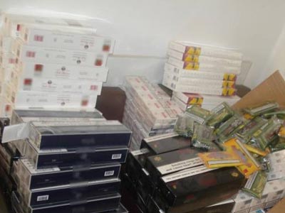 Ένα δωμάτιο γεμάτο λαθραία τσιγάρα