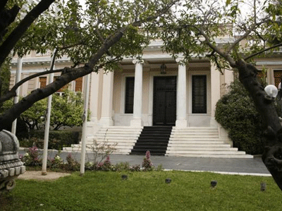 Αξιολόγηση και απολύσεις στην ατζέντα της κυβέρνησης