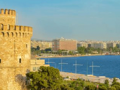 Γυναίκα έπεσε στο Θερμαϊκό και αρνείται την βοήθεια από το Λιμενικό