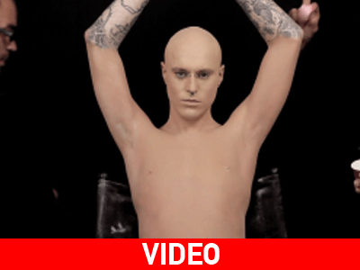 Αφαιρώντας το μακιγιάζ του προκαλεί σοκ!