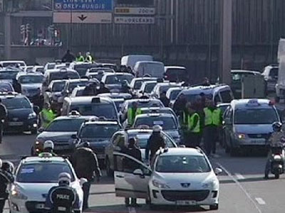 Διαμαρτυρία οδηγών ταξί σε όλη την Ευρώπη