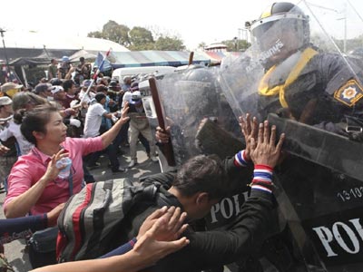 Ταϊλάνδη: Νέα πυρά στην Μπανγκόκ- Έρευνα για τις πολύνεκρες επιθέσεις
