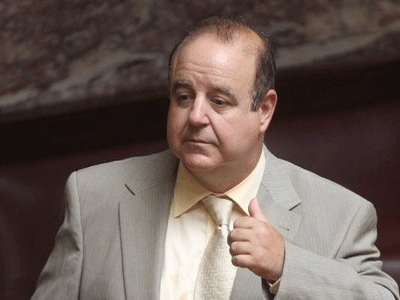 Νέες απώλειες και για τις κύριες συντάξεις προβλέπει για το φθινόπωρο