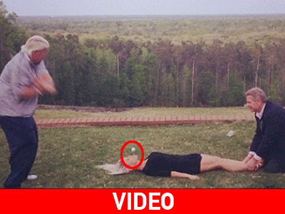 Πρωταθλητής του γκολφ ρίχνει βολή από το στόμα μιας γυναίκας