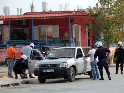 Εξαρθρώθηκε στις Αχαρνές σπείρα που είχε ρημάξει σπίτια και αυτοκίνητα!