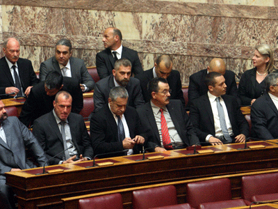 Άρση ασυλίας για Ζαρούλια και Αρβανίτη αποφάσισε η Βουλή