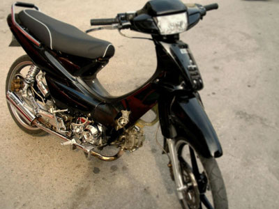 Προσαγωγές 15 χρυσαυγιτών στα Καμίνια