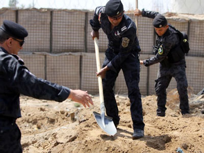 Ιράκ: Εντοπίστηκαν 12 απανθρακωμένες σοροί αστυνομικών