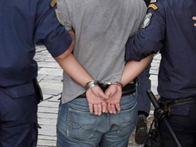 Χειροπέδες σε 58χρονο που εξέδιδε 28χρονη διανοητικώς ανάπηρη