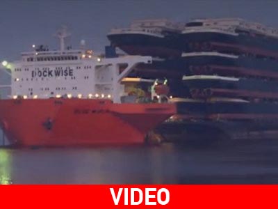 Πως μεταφέρονται 13 πλοία που δεν πλέουν στη θάλασσα