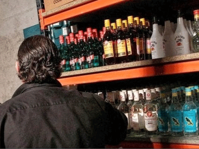 Καλαμάτα: Συνελήφθη να κλέβει ποτά σε σούπερ μάρκετ