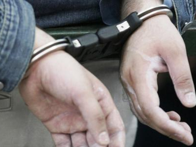 Δύο συλλήψεις για κλοπές στη Σαλαμίνα