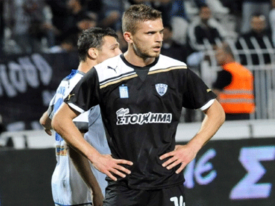 «Ερυθρόλευκες» ματιές σε Παπάζογλου!